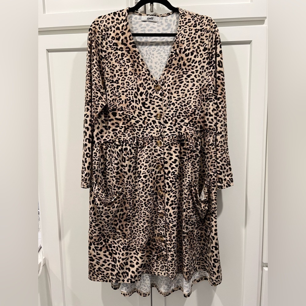 Women’s Leopard Stretchy Knit Dress. Long sleeve. Size Large. - Picture 6 of 11